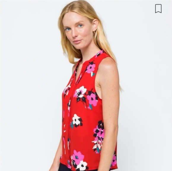 41 Hawthorn Breyson Pleat Detail Women's Blouse | Tropical Floral Red | Medium - Picture 4 of 15